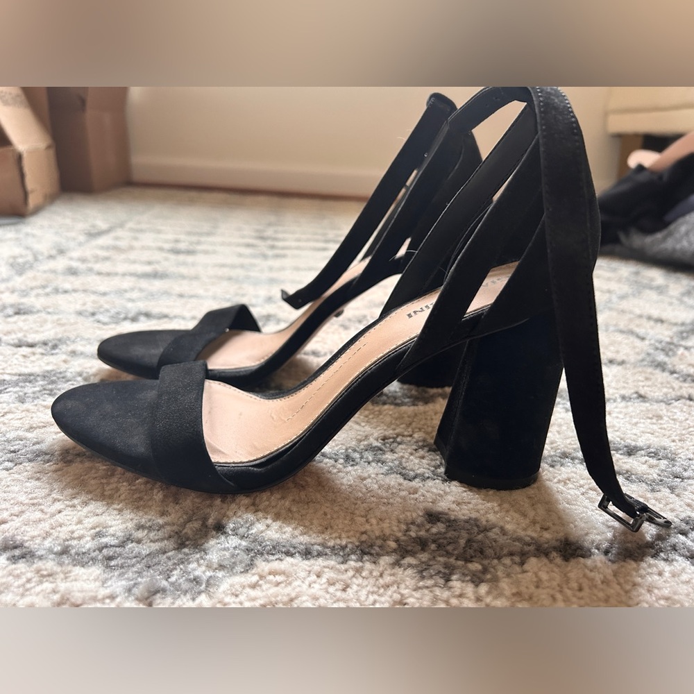 Gianni Bini Black Heels Size 8 NEVER WORN